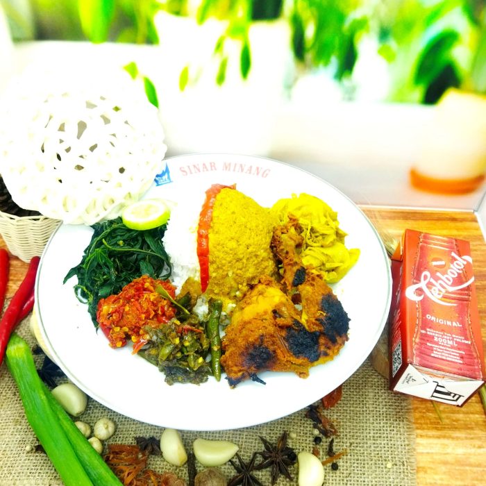 nasi ayam bakar teh botol kotak