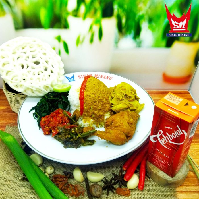 nasi ayam goreng teh botol kotak krupuk putih