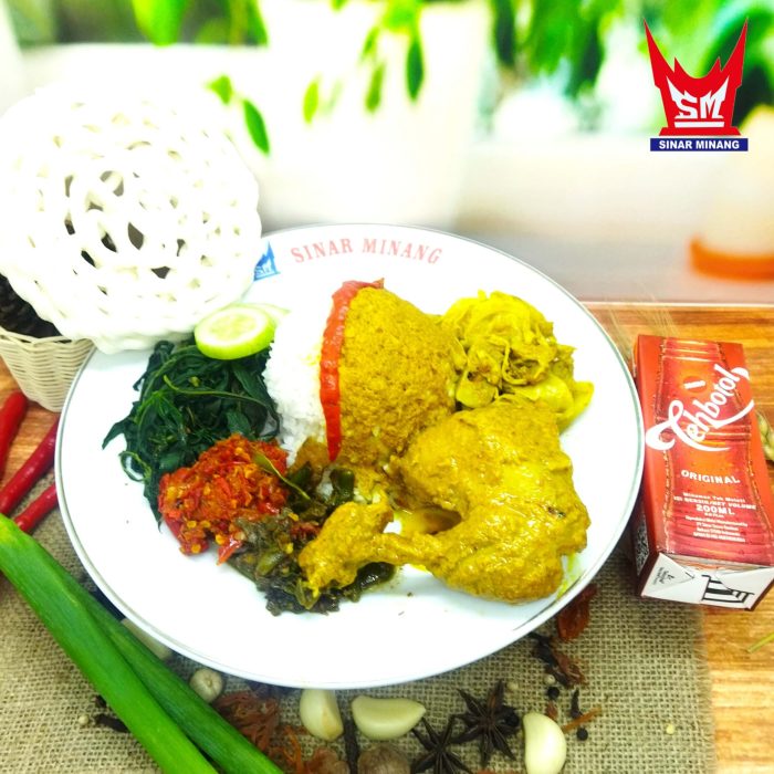 nasi ayam gulai teh botol kotak krupuk putih